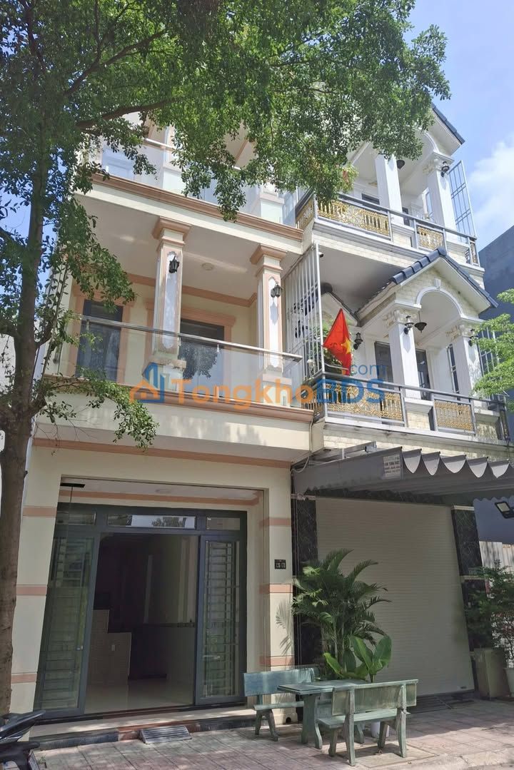 Nhà Cho Thuê Phú Hồng Thịnh 8, Thuận An - 8 Triệu/Tháng, Nội Thất Cơ Bản