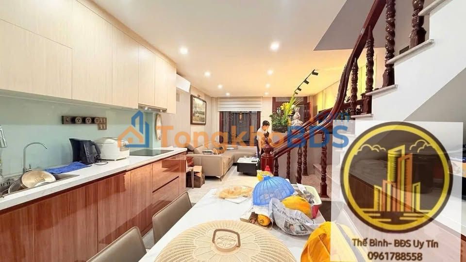 Nhà Lạc Long Quân 45m² (13 tỷ) - Ngõ Thông, Sổ Đỏ, Sẵn Sàng Ở Ngay