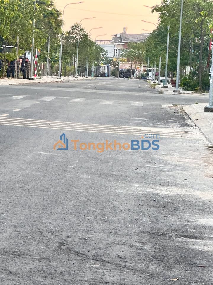 Bán Đất Mặt Tiền Nguyễn Văn Thắng, Tây Ninh - 240m² Giá Tốt