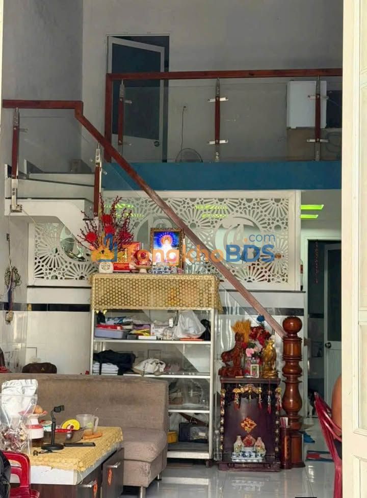 Nhà Hóc Môn 52m² Sổ Hồng Chung - Hẻm Xe Hơi, Gần Chợ 1.75 Tỷ