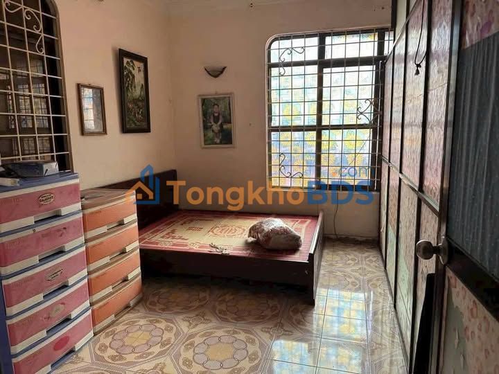 Nhà 3 Tầng Hoàng Hoa Thám 30.6m² - Sổ Đỏ Chính Chủ, Giá 5.3 Tỷ