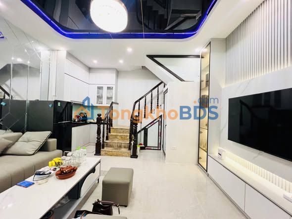 Nhà Phố Đại La 25m² 5 Tầng - Sổ Đỏ Đẹp, Giá 6.95 Tỷ