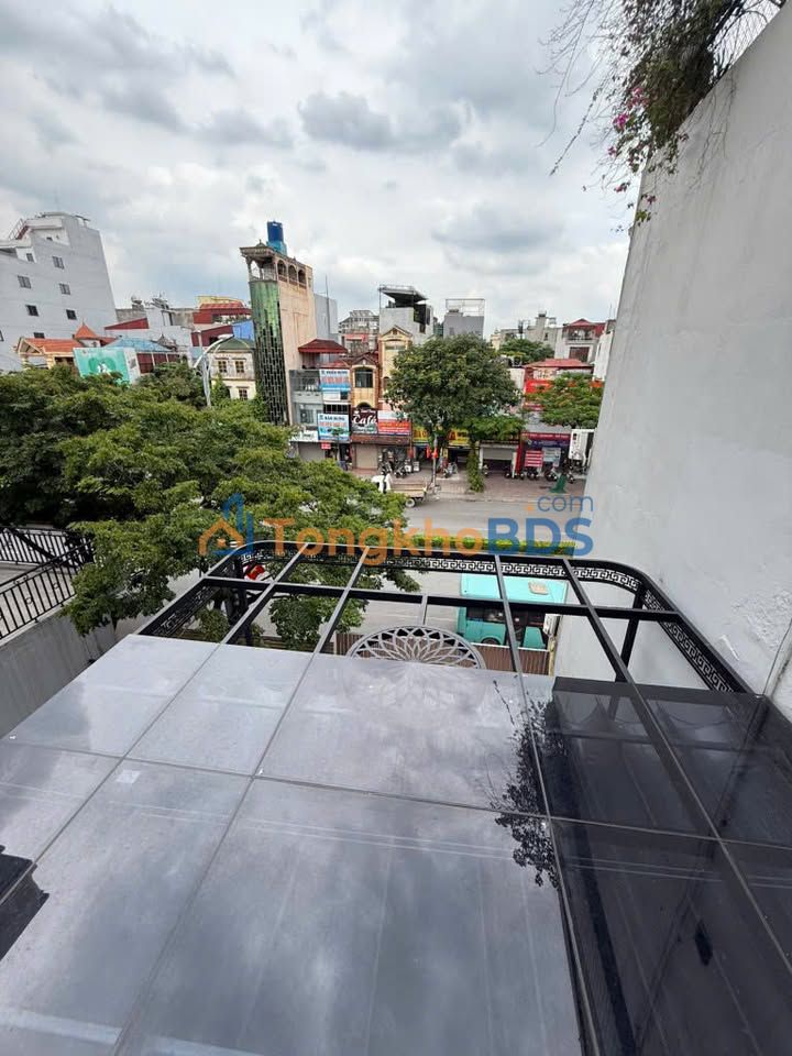 Nhà Mặt Phố Nguyễn Văn Cừ, Long Biên - 65m2 x 3 Tầng - Kinh Doanh Sầm Uất