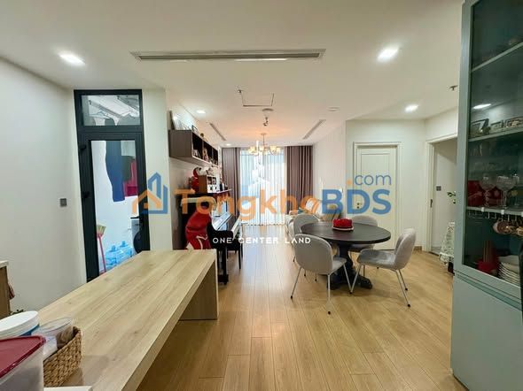 Cho thuê căn hộ 3PN Vinhomes Golden River (Bason) 110m² - Giá 46 triệu/tháng