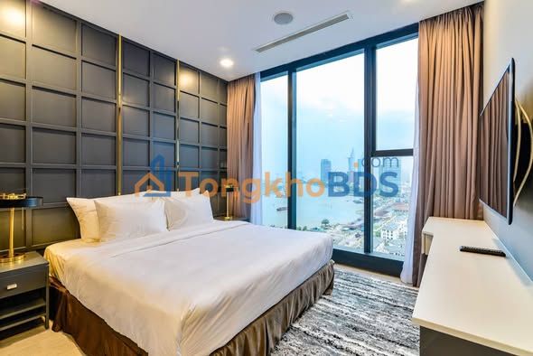 Căn hộ Vinhomes Golden River Quận 1 79m² 23.5 tỷ - View đẹp, sẵn sổ