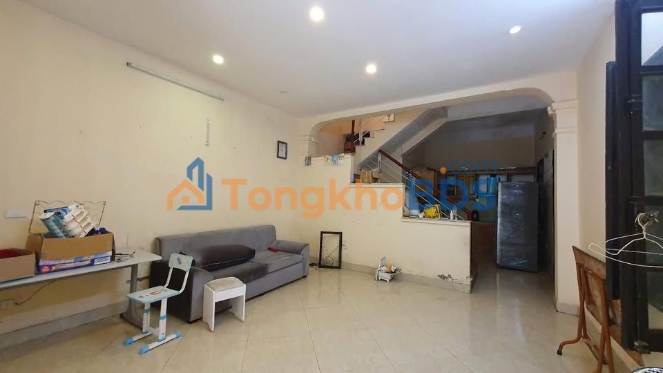 Nhà Lô Góc Vĩnh Tuy 47m² (3 Tầng) - Ô Tô Lùi Cửa - Chỉ 10.8 Tỷ