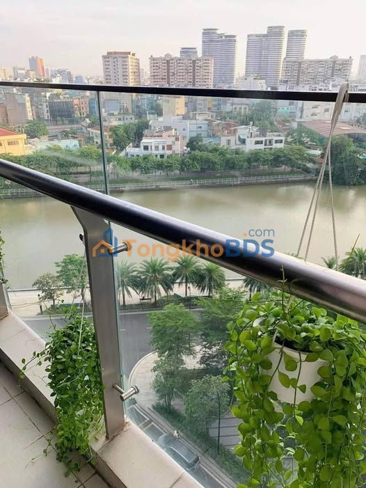 Căn hộ Vinhomes Golden River Q1 78m² giá 28 triệu - View đẹp