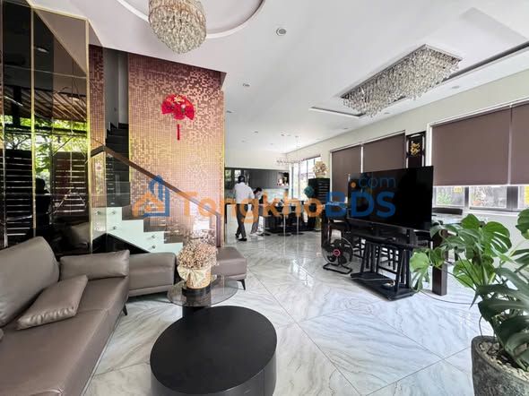 Nhà Góc 2 Mặt Tiền Có Thang Máy QL13, Thủ Đức - 72m², 12.5 Tỷ TL