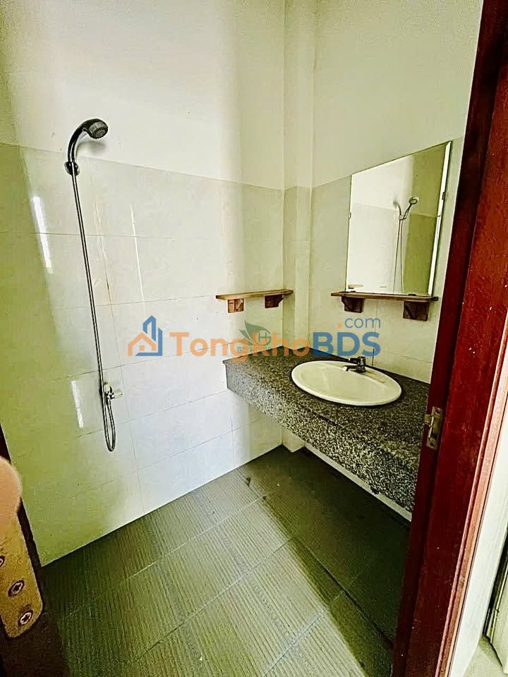 Mặt Bằng Kinh Doanh 2 Mặt Tiền Vĩnh Hòa - 32m² Giá 5 Triệu/Tháng