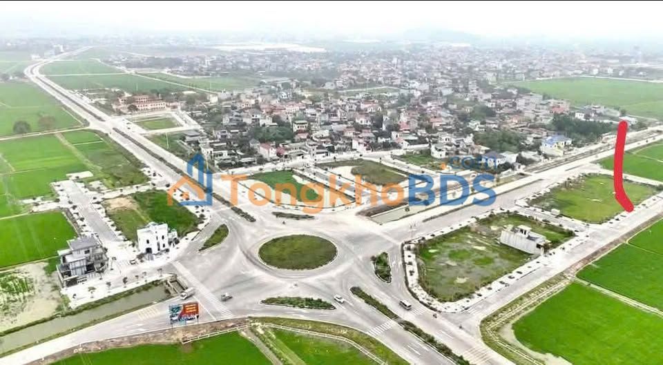 Đất Vòng Xuyến Phú Giang - 140m² Kinh Doanh Cực Tốt, Hơn 2 Tỷ