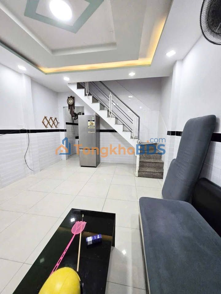 Nhà 2 Tầng Đúc 40m² Cạnh AEON Tân Phú - Sổ Hồng Riêng, Giá 4.3 Tỷ