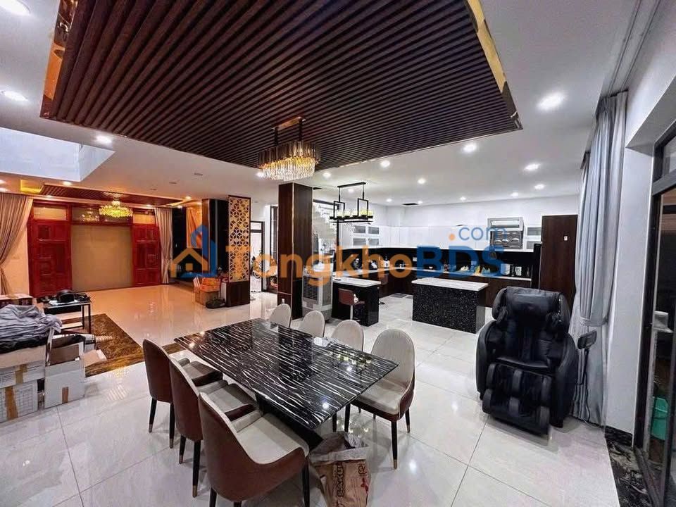 Nhà Nguyên Căn Nguyễn Thái Học, Tân Phú 200m² - Full Nội Thất, Sẵn Sàng Kinh Doanh