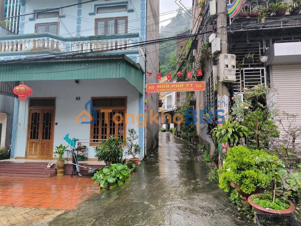 Nhà 100m² Mặt Tiền Quảng Trường Xín Mần - Ô Tô Tận Cửa