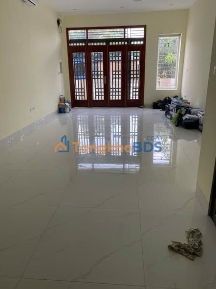 Cho thuê mặt sàn văn phòng, kho 82m² tại Viglacera Xuân Phương
