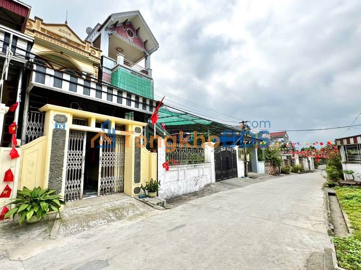 Bán gấp nhà 2 tầng 95m² Xuân Thuỷ, Chương Mỹ - Sổ đỏ sẵn sàng, chỉ hơn 3 tỷ