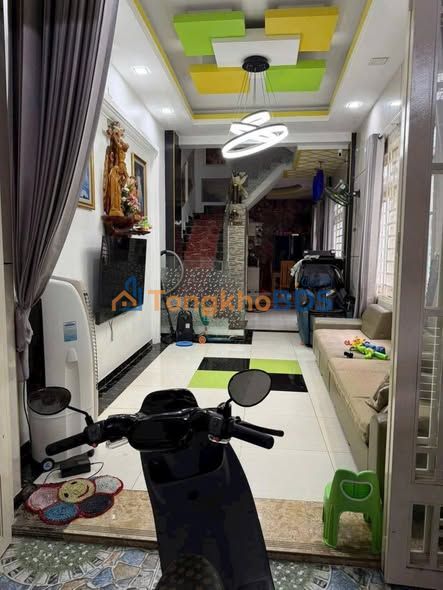 Nhà 4PN 3WC Quận 12 - Hẻm 5m, Căn Góc Giá 8.5 Triệu