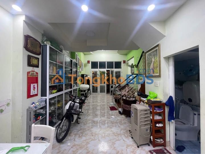 Mat bang cho thue Phuoc Hoa 50m2 8 trieu - Hoat dong ngay