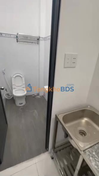 Cho thuê nhà 12 phòng hẻm 145 Vườn Lài, Tân Bình - View sông, full nội thất