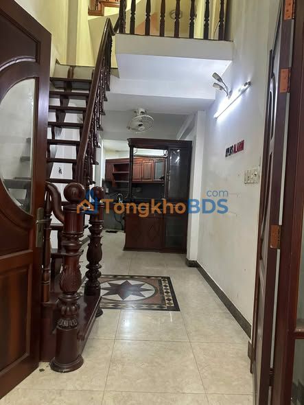 Cho thuê Nhà HXH CMT8 Tân Bình 24m² - Full Nội Thất Gỗ