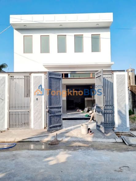 Nhà Mới Xây Hóc Môn 80m² Giá 7.5 Triệu - Sẵn Sàng Để Ở