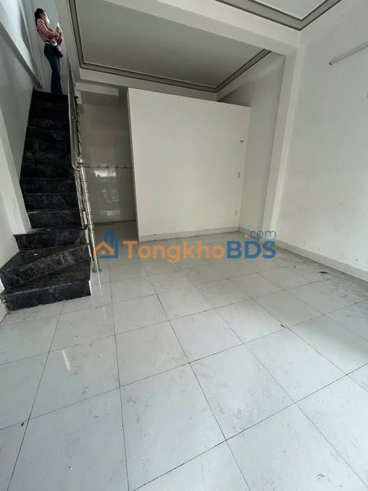 Nhà cho thuê Tân Trào Vĩnh Nguyên 4PN 8 triệu - Ô tô vào nhà