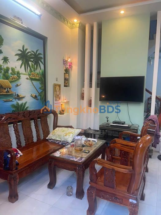Nhà 2 Tầng 60m² Đường Nhựa Vĩnh Hòa, Nha Trang - Full Nội Thất, Giá 9 Triệu