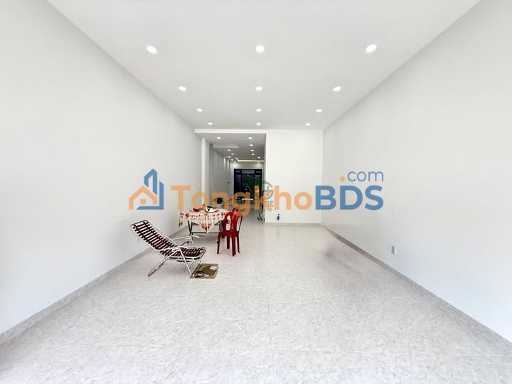 Mặt Bằng Kinh Doanh 300m² Thích Quảng Đức, Nha Trang - Sẵn Sàng Hoạt Động