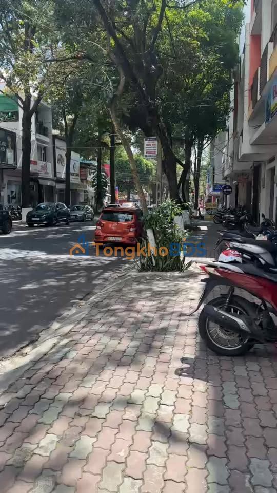 Cho thuê Mặt bằng Salon Tóc 3 lầu, P.1, Q.1 - Giá 12 Triệu/tháng