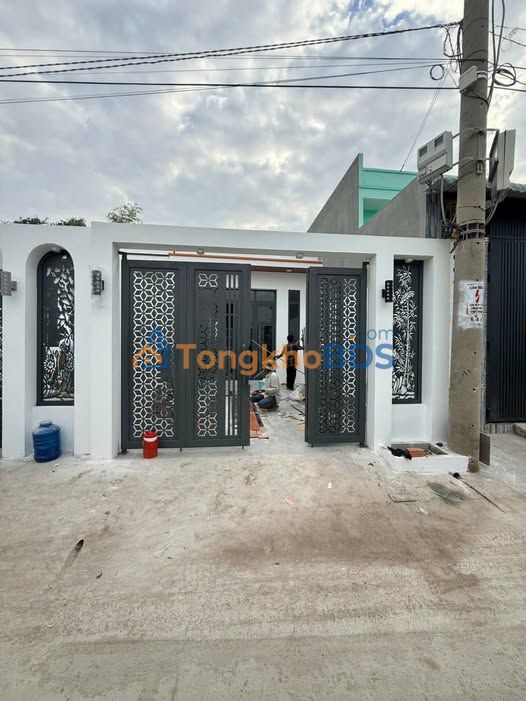 Nhà Mặt Tiền Cần Đước 108m² - Sổ Hồng Riêng, Giá 1.8 Tỷ