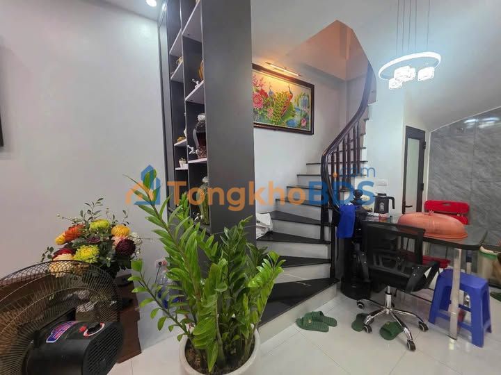 Nhà 35m² 4 Tầng La Khê, Hà Đông - Giá 6 Tỷ, Sát Chợ, Trường Học