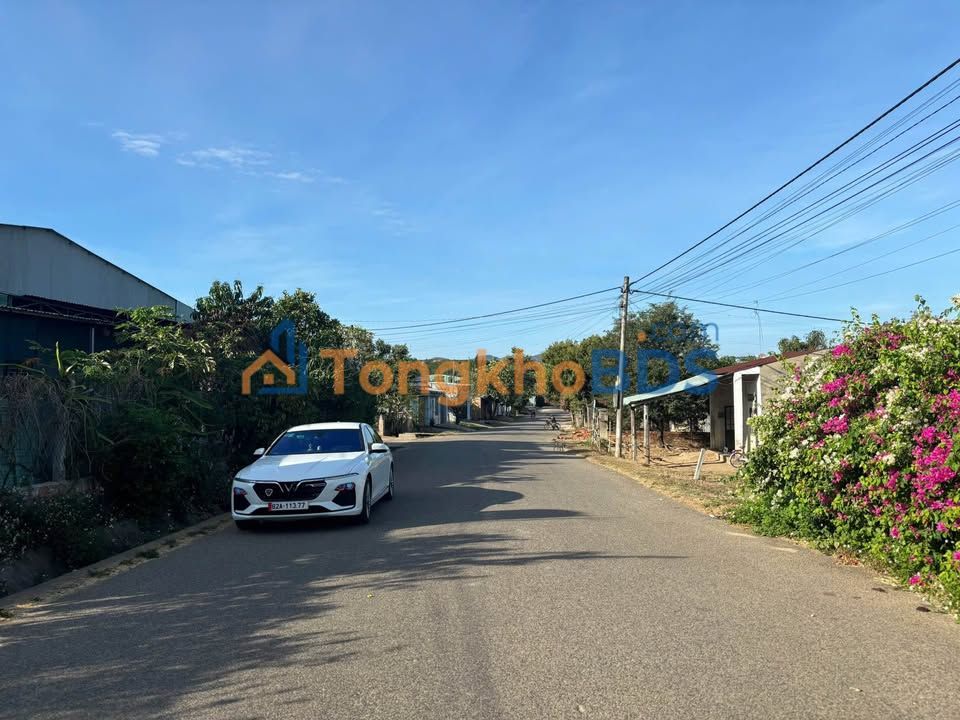 Bán đất thổ cư 280m² đường Lê Thị Hồng Gấm, Kon Tum - Giá 1.29 tỷ