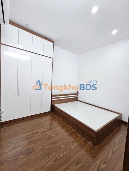 Nhà Cầu Giấy 40m² 4 Tầng - Dòng Tiền 11 Tỷ - Kinh Doanh Đỉnh Cao