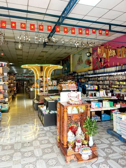 Mặt Tiền Tô Ký, Hóc Môn: Shophouse 600m² Trống Suốt, Giá 55 Triệu/tháng - Sẵn Sàng Kinh Doanh