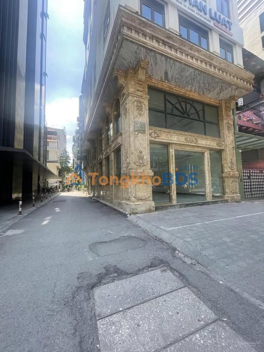 Mặt bằng kinh doanh Láng Hạ, Đống Đa - 2 tầng lô góc, 230m²