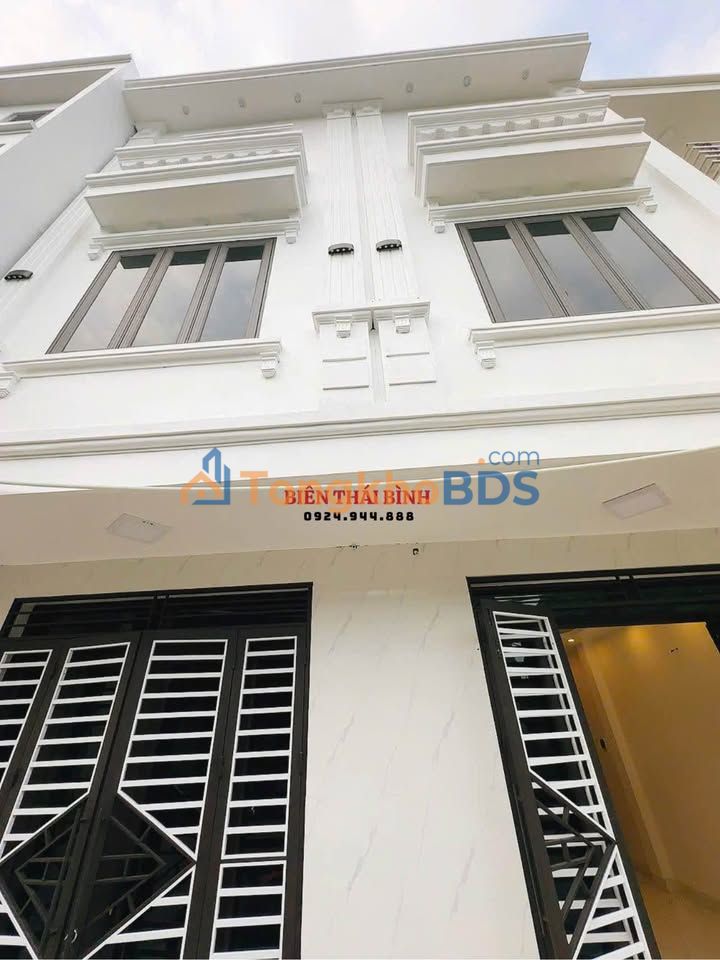 Nhà 3 Tầng Trần Lãm, Thái Bình - 43m², Ô tô Đỗ Cửa, Giá 1.7 Tỷ