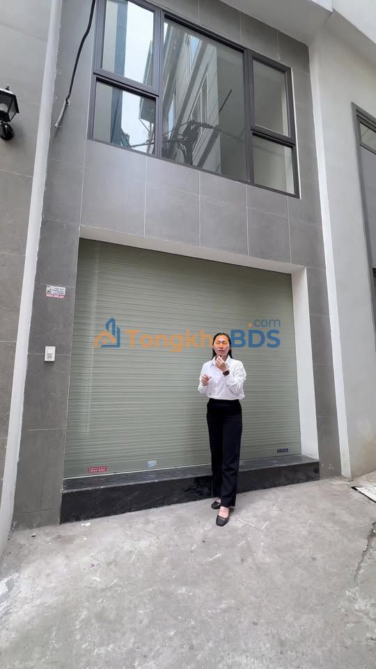 Nhà 6 Tầng Phố Trạm, Long Biên - 33m² Sổ Đỏ Chính Chủ Giá 6.9 Tỷ