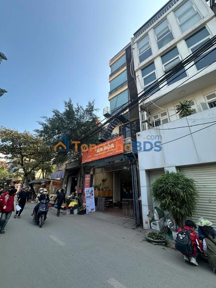 Nhà mặt phố Hoàng Cầu Đống Đa 53m² 11 tỷ - Vị trí đẹp