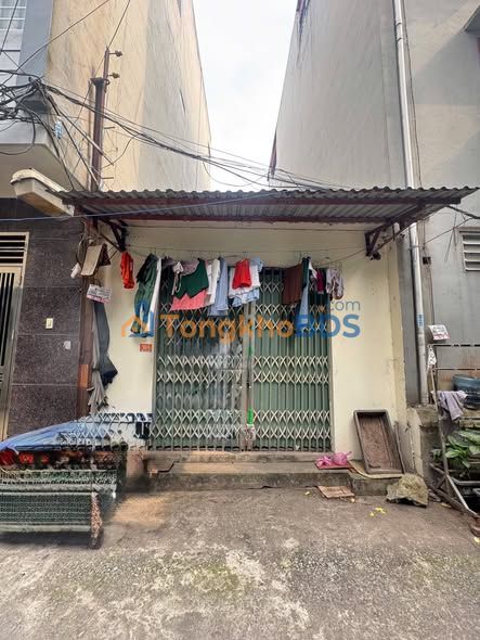 Cho thuê nhà cấp 4 Ngô Gia Tự, Long Biên - 40m² có gác xép, ô tô đỗ cửa