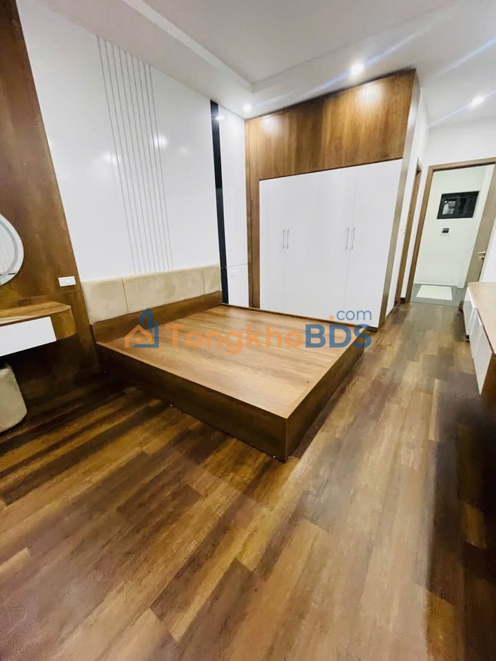Nhà 36m² 5 Tầng Hoàng Hoa Thám, Ba Đình - View Hồ Tây Cực Đẹp