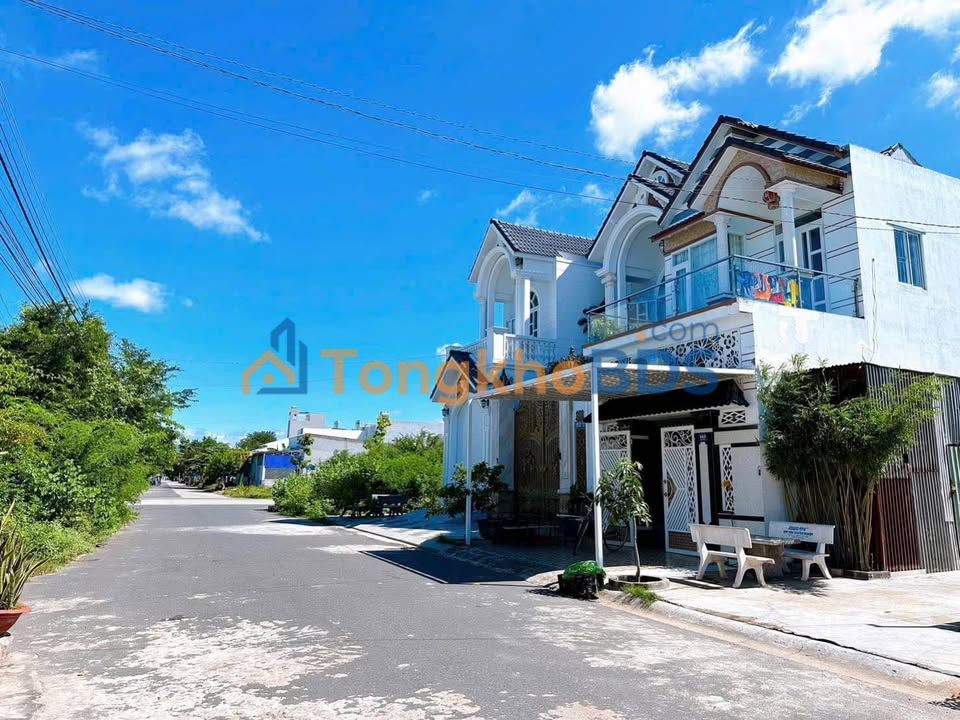 Nhà mặt tiền Trần Thủ Độ Phan Thiết 1.9 tỷ - Ô tô vào nhà