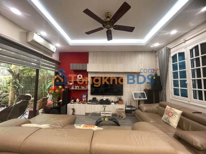 Nhà Vườn Phố Hồng Tiến, Long Biên - 100m², 3 Tầng, Gara 2 Ô Tô, Giá Thỏa Thuận