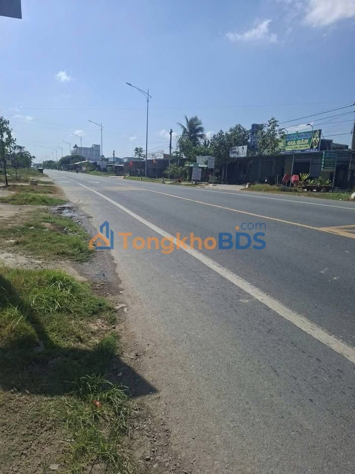 Nhà mặt tiền Gò Công 127m² 2.2 tỷ - Mặt tiền kinh doanh