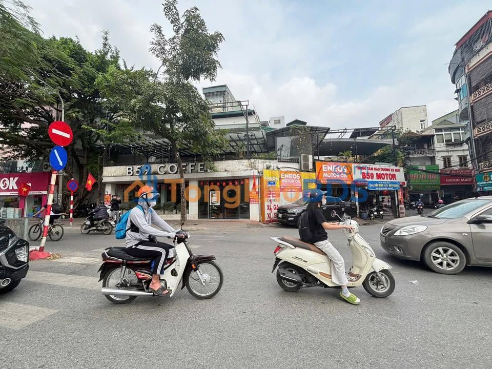 Mặt Tiền Kinh Doanh Cầu Giấy - 180m² 3 Tầng - Sẵn Sàng Kinh Doanh Ăn Uống