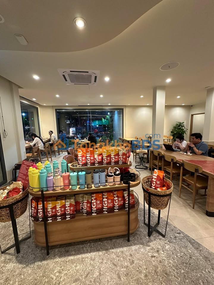 Nhà Mặt Phố Đống Đa 15m Mặt Tiền - Kinh Doanh Đỉnh Cao