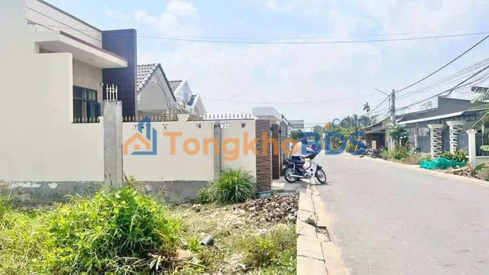 Bán Nền Đất Mặt Tiền Trần Quốc Toản, Sóc Trăng - 225m², Hướng Đông Bắc