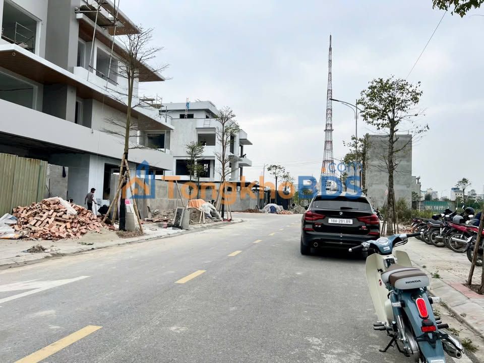 Bán Đất Mặt Tiền Nguyễn Công Trứ, Nam Định - 118-140m2, Giá 7 Tỷ