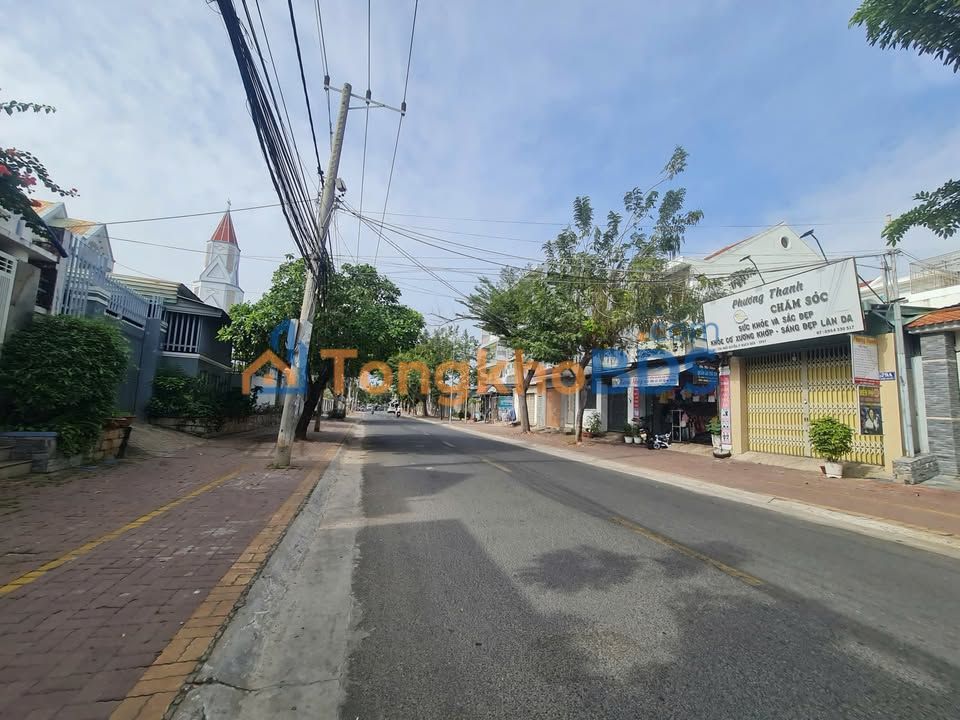 Nhà Ngô Quyền Thắng Nhất 61m² 5.25 tỷ - Ô tô vào tận nhà