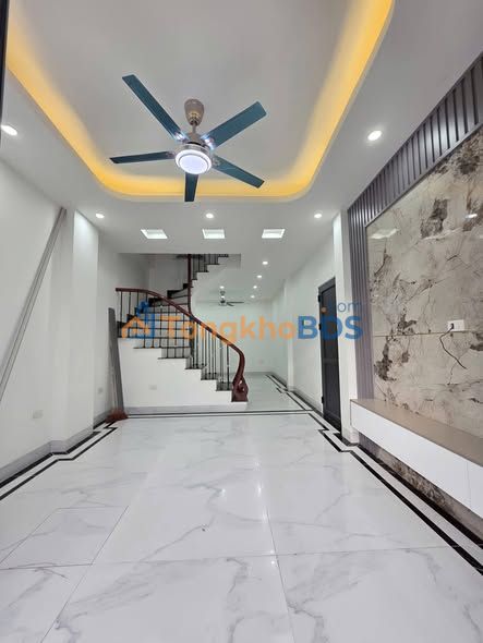 Nhà 5 tầng Hữu Hòa, Thanh Trì 35m² - Sổ đỏ chính chủ, hơn 4 tỷ