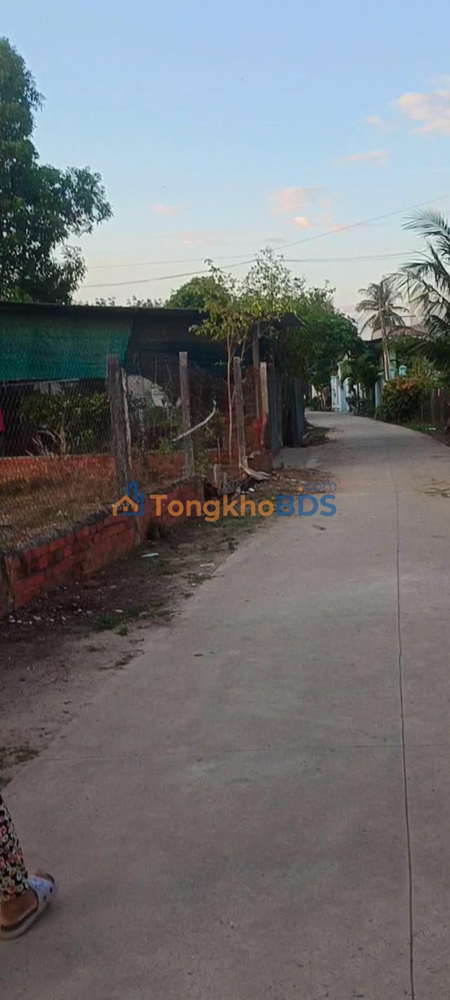 Bán Đất Tân Châu, Tây Ninh 180m² Thổ Cư Gần Chợ Tha La - 380 Triệu