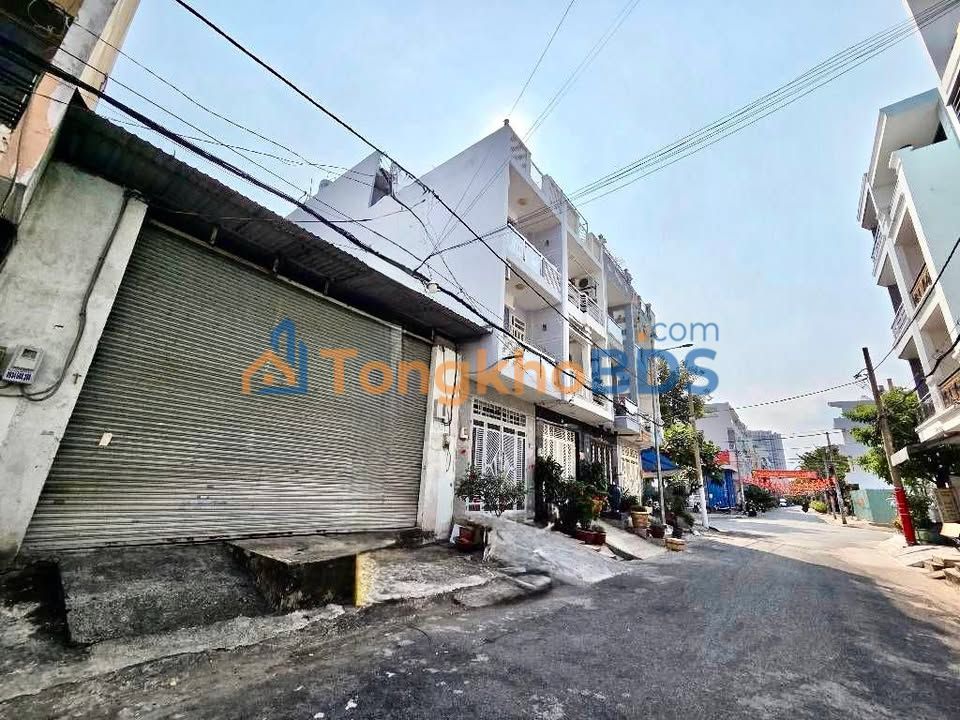 Nhà Phường 10, Quận 6 - 72m² - 9 Tỷ - Tiện Xây Mới, Sổ Hồng Riêng